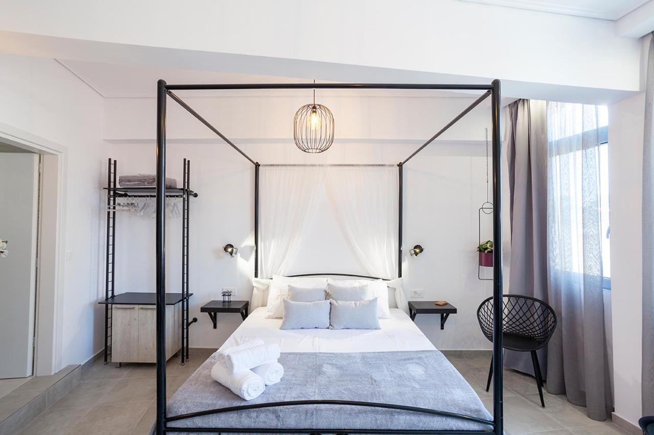 Luxury One Bedroom Aristophanes *